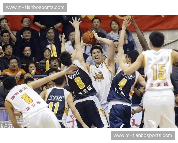 巅峰对决：大漠铁骑vs江南劲旅，这场“疆厦大战”凭什么点燃CBA全魂？